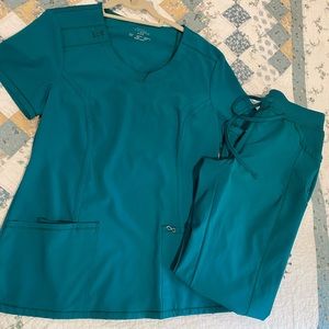 Cherokee infinity women’s scrub set